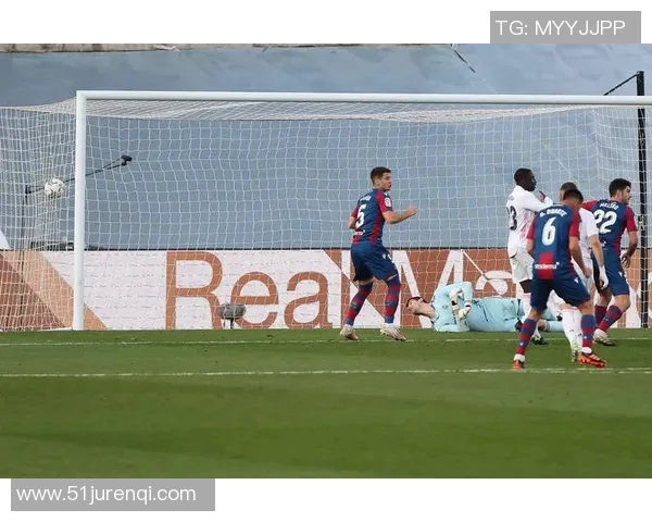 西甲积分榜领头羊阿尔梅里亚小胜巴伦西亚，继续保持不败纪录